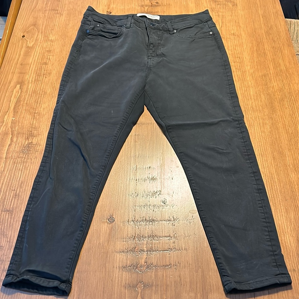 Black skinny high rise cropped jeans Denver hayes size 12